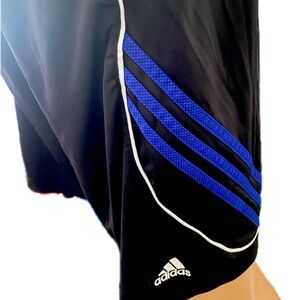 Mens Adidas basketball shorts.  Size medium. Color black